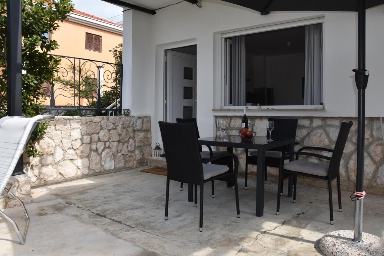Apartman Vitamare 160 M From The Beach Novi Vinodolski Esterno foto